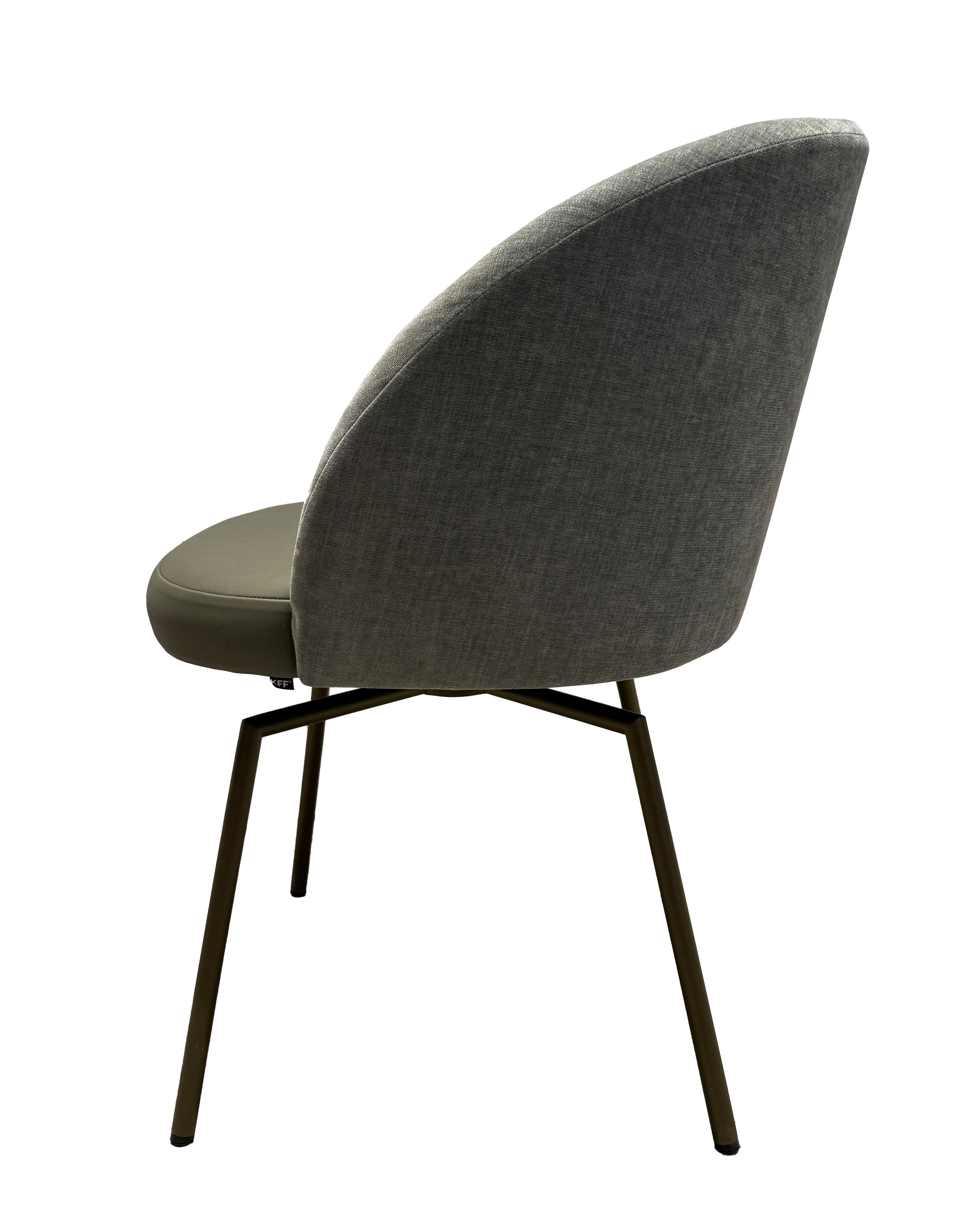 10128 Armlehnstuhl 2026