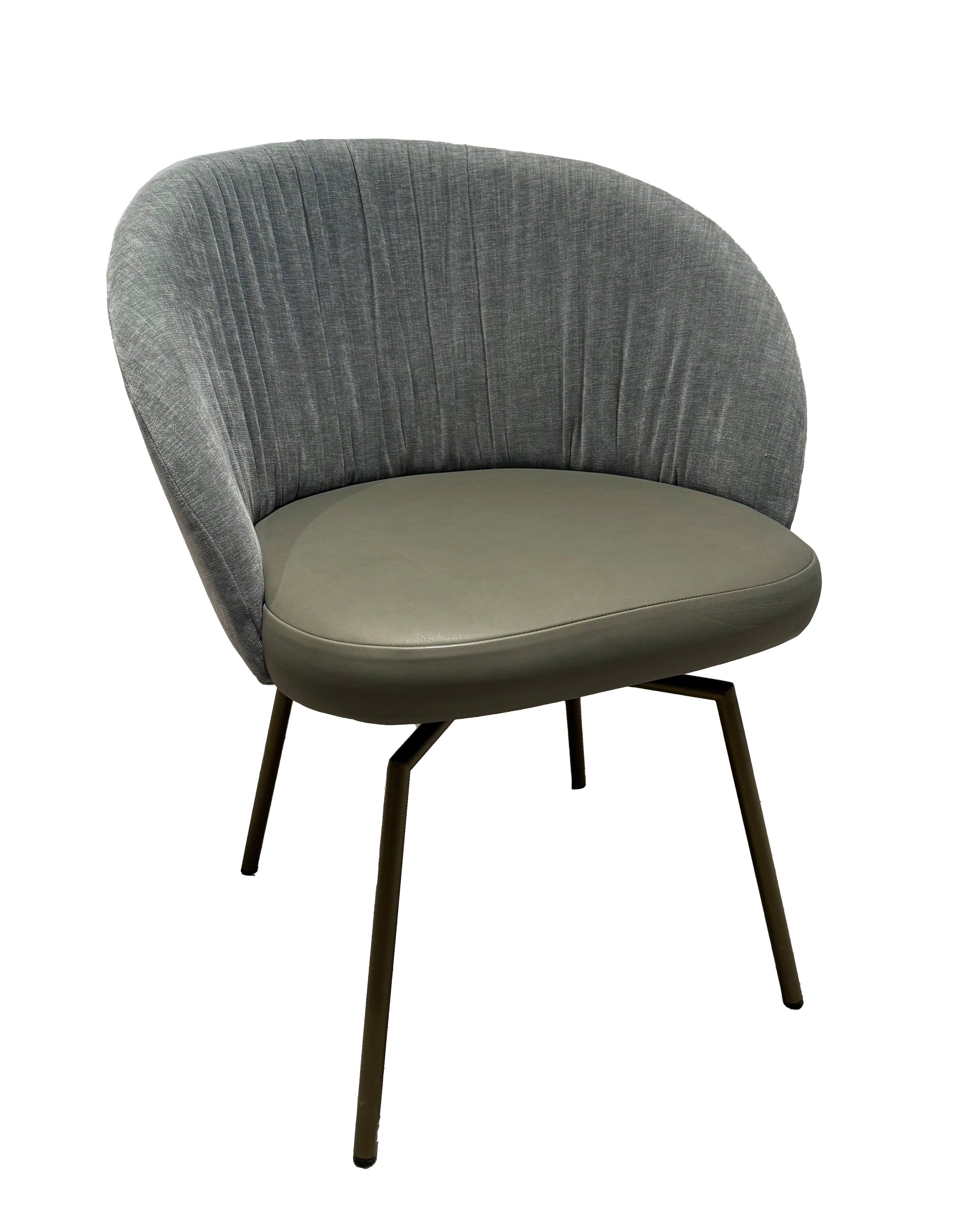 10128 Armlehnstuhl 2026