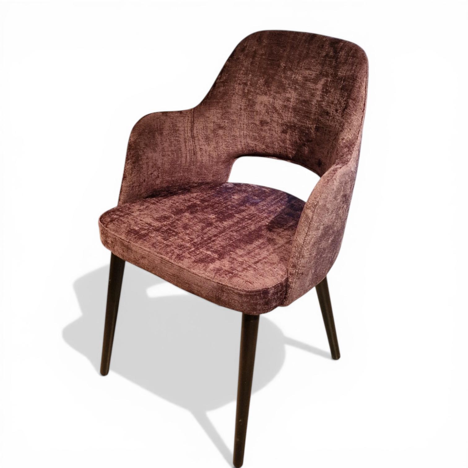 10395 Armlehnstuhl 2026