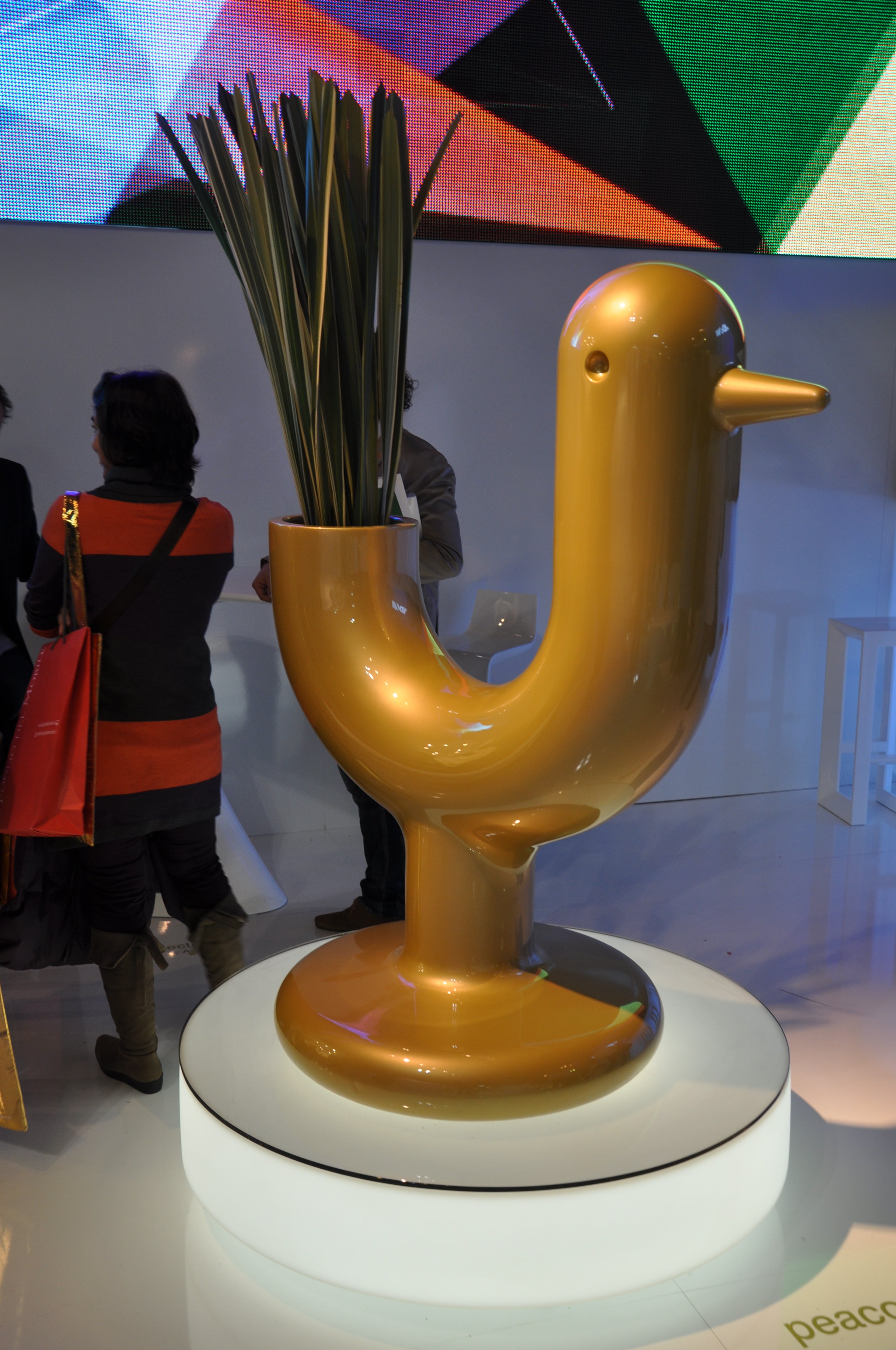 2601 PEACOCK PLANTER Vogel-Pflanzgefäß