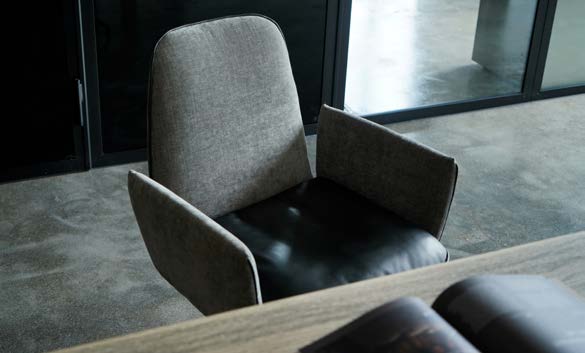 10146 Armlehnstuhl 2025