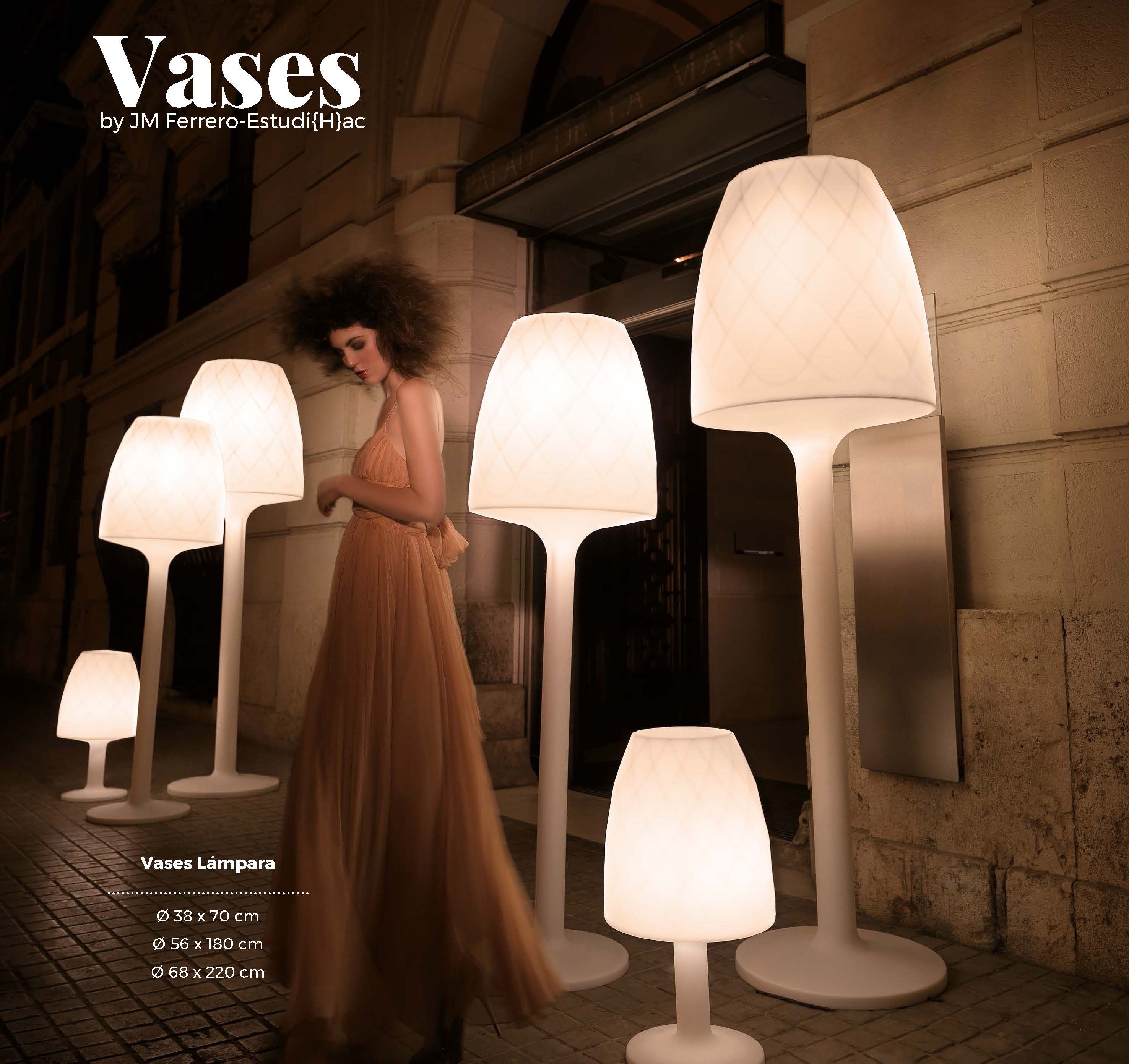10493 Outdoorstehlampe 2026