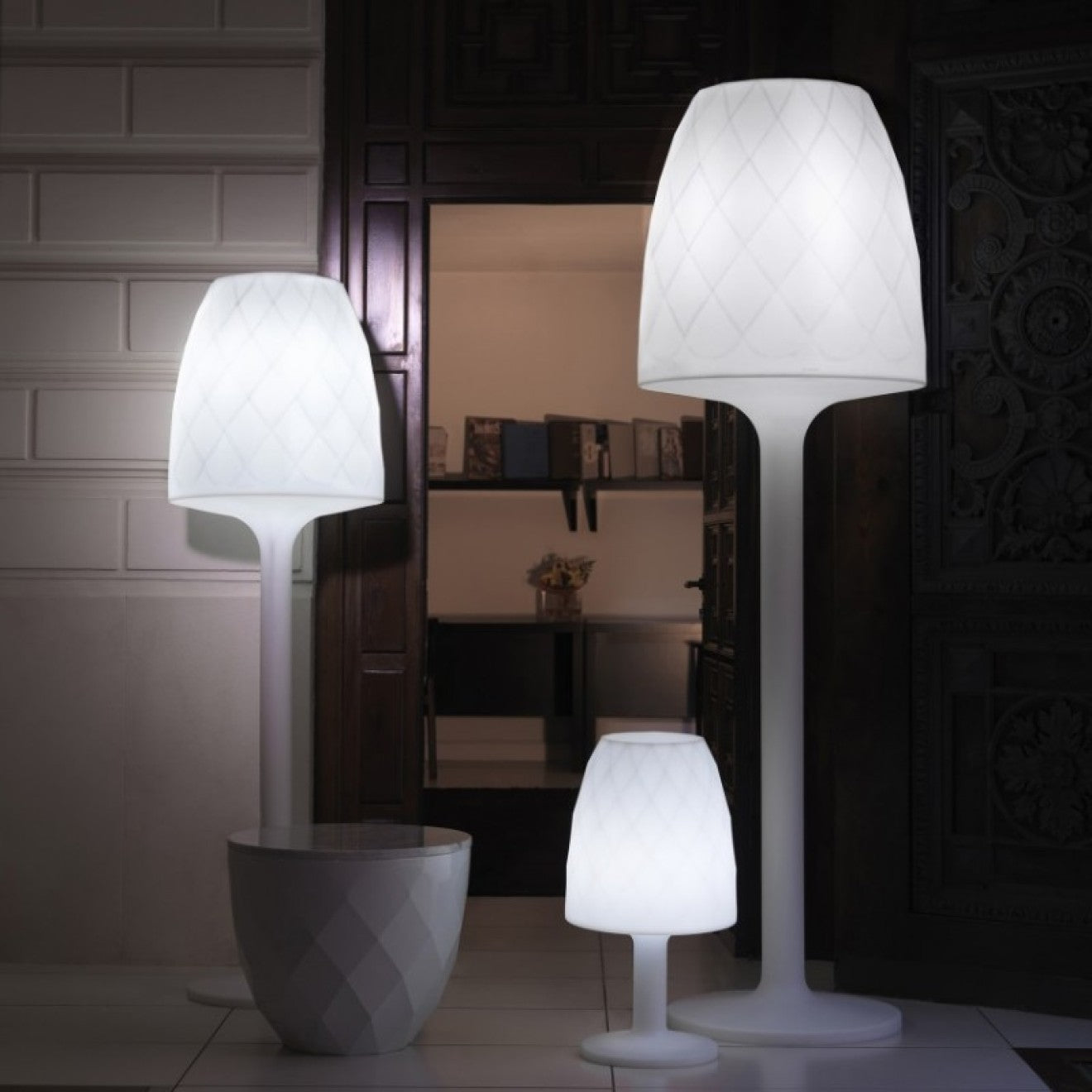 10493 Outdoorstehlampe 2026